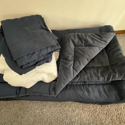 Queen quilt, fuzzy inside