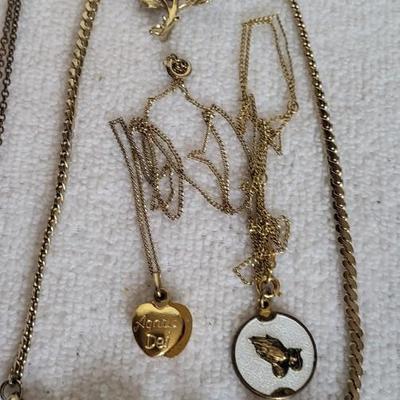 GOLD TONE COSTUME JEWELRY
