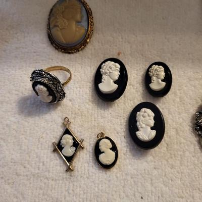 CAMEO BROOCHES, RING, NECKLACE & PENDANTS
