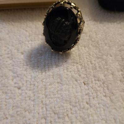 BLACK CAMEO JEWELRY