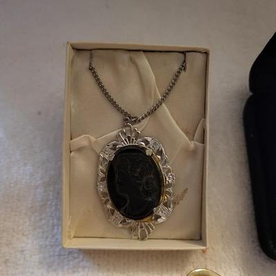 BLACK CAMEO JEWELRY