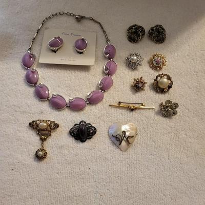 NECKLACE & EARRING SET PLUS SMALLER PINS/BROOCHES