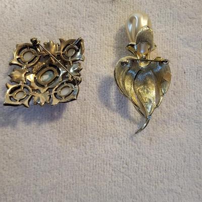 SARAH COV CLIP ON EARRINGS AND BROOCHES