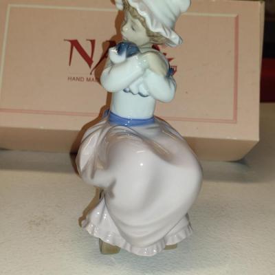 Nao by Lladro Porcelain Figurine- 'A Big Hug' (#1)