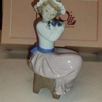 Nao by Lladro Porcelain Figurine- 'A Big Hug' (#1)
