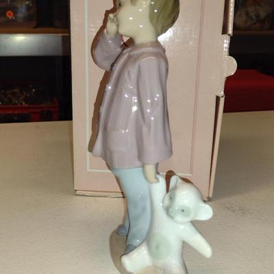 Nao by Lladro Porcelain Figurine- 'Sleepy-Head' (#3)