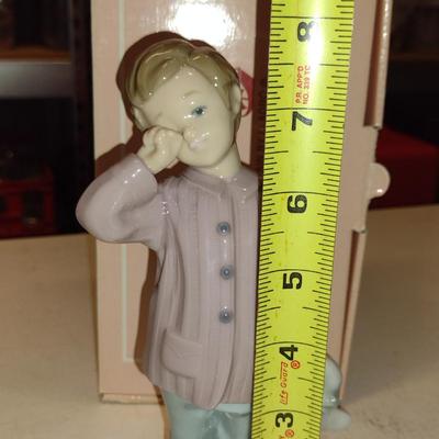 Nao by Lladro Porcelain Figurine- 'Sleepy-Head' (#3)