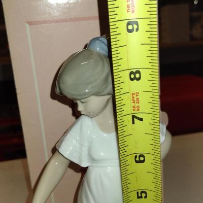 Nao by Lladro Porcelain Figurine- 'How Pretty' (#4)