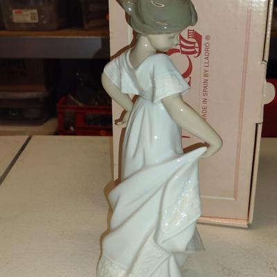 Nao by Lladro Porcelain Figurine- 'How Pretty' (#4)