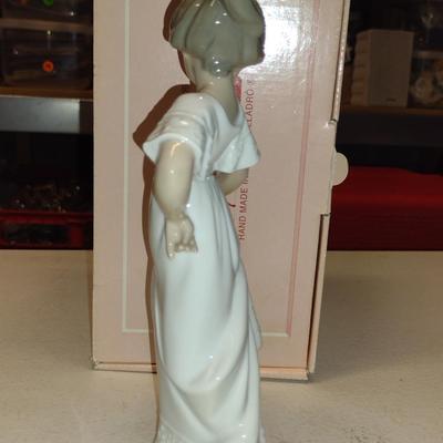 Nao by Lladro Porcelain Figurine- 'How Pretty' (#4)