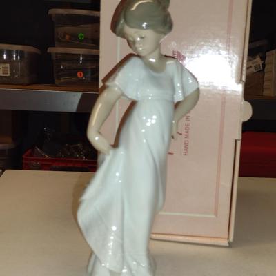 Nao by Lladro Porcelain Figurine- 'How Pretty' (#4)