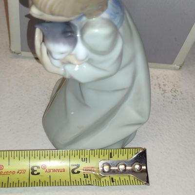 Nao by Lladro Porcelain Figurine- 'Sleepy Kitten' (#6)