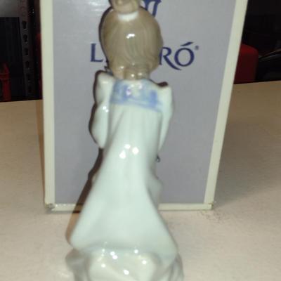 Nao by Lladro Porcelain Figurine- 'Sleepy Kitten' (#6)