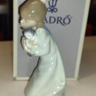 Nao by Lladro Porcelain Figurine- 'Sleepy Kitten' (#6)