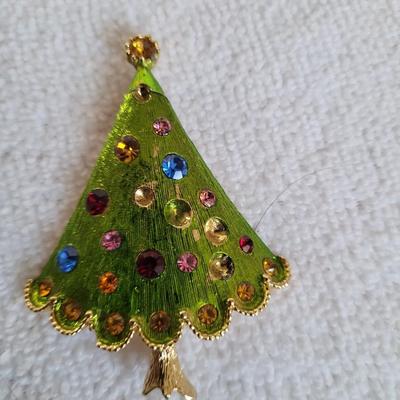 HOLIDAY BROOCHES