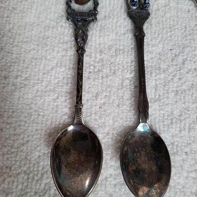 POCKET WATCH, SILVER PLATED BOX AND SPOONS PLUS RETRACTABLE KEYCHAIN