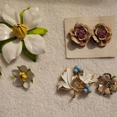 FLORAL COSTUME JEWELRY