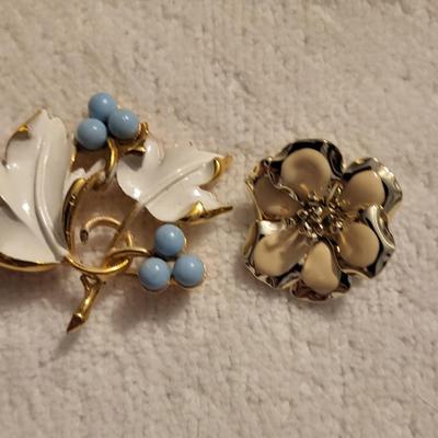 FLORAL COSTUME JEWELRY