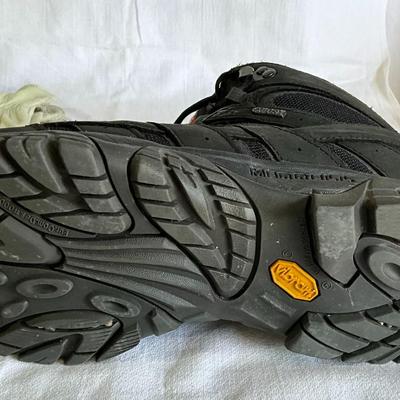 Merrell Vibram hicking boots 12, gloves