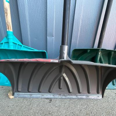 Snow shovels 3