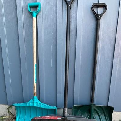 Snow shovels 3