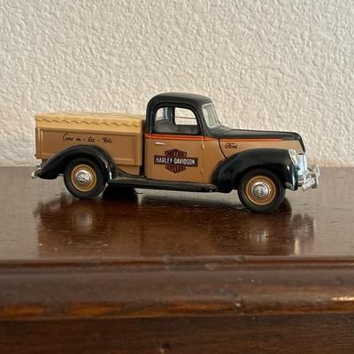 Lot 58 - Collectable Harley Davidson Vintage Truck Bank