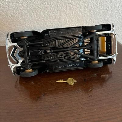 Lot 58 - Collectable Harley Davidson Vintage Truck Bank