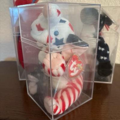 Lot 69 - Beverly Hills Plush "Gore" "Lieberman" and Beanie Babies "Lefty" "Righty"