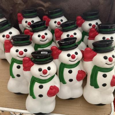 Snowmen blow molds-missing stakes