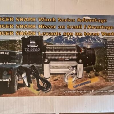 NEW SuperWinch Tiger Shark 9500 12 volt