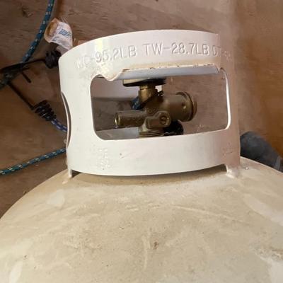 Propane tank, 30# empty additional pictures added