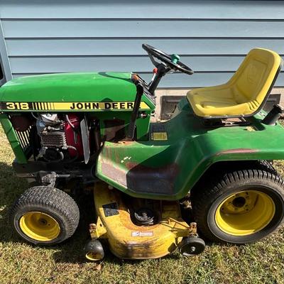 John Deer 318 Mower 52” w/Honda Engine
