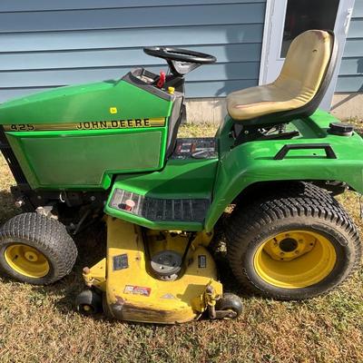 John Deer 425 Riding Mower 58” deck Liquid cooled engine