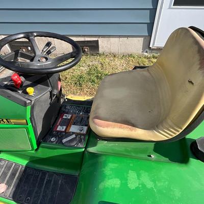 John Deer 425 Riding Mower 58” deck Liquid cooled engine