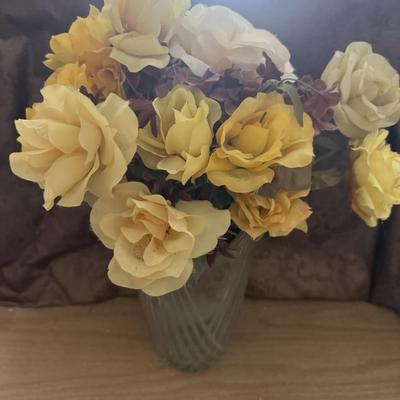Beautiful glass vase and flowers