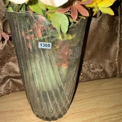 Beautiful glass vase and flowers