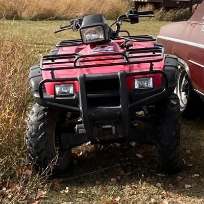 Red Honda Forman 4 Wheeler, use for parts additional pictures added