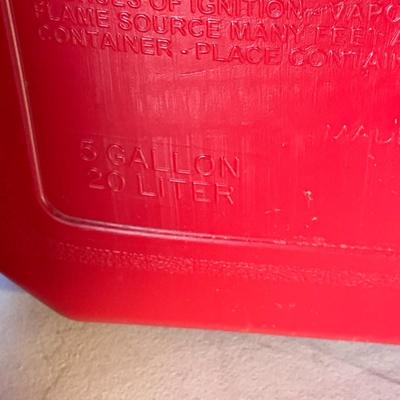 Gas containers