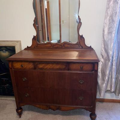 3 DRAWER ANTIQUE DRESSER WITH MIRROR