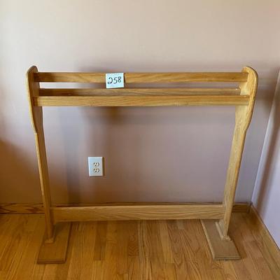 Wood Quilt Rack