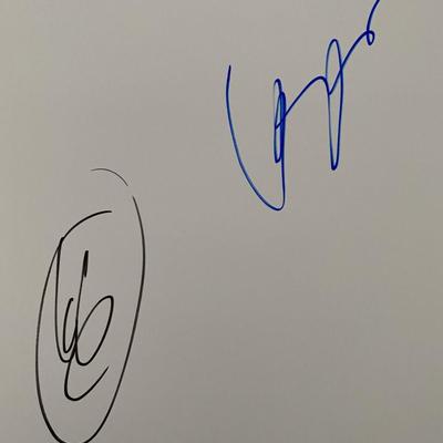 Miley Cyrus and Lady Gaga signed seet