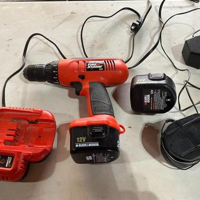 Black & Decker Drill w/charger/battery