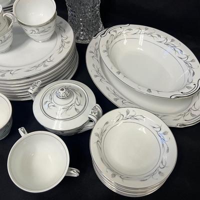 Platinum Garland Fine China Set