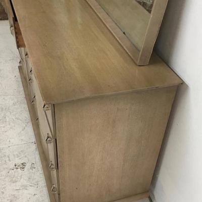 1950's 8-drawer chest w/mirror MCM Lot# 