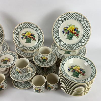 100 Villeroy & Boch 125pc set of "Basket" China
