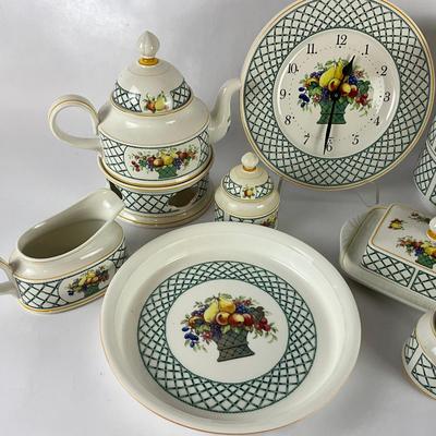 100 Villeroy & Boch 125pc set of "Basket" China