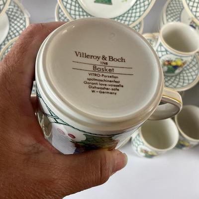 100 Villeroy & Boch 125pc set of "Basket" China