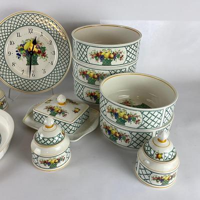 100 Villeroy & Boch 125pc set of "Basket" China