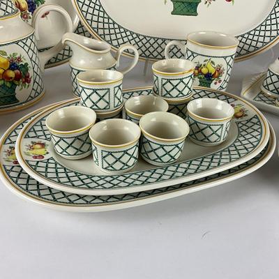100 Villeroy & Boch 125pc set of "Basket" China