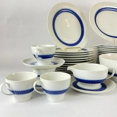 102 Large 75pc Set of Thomas Rosenthal Germany Lisette China